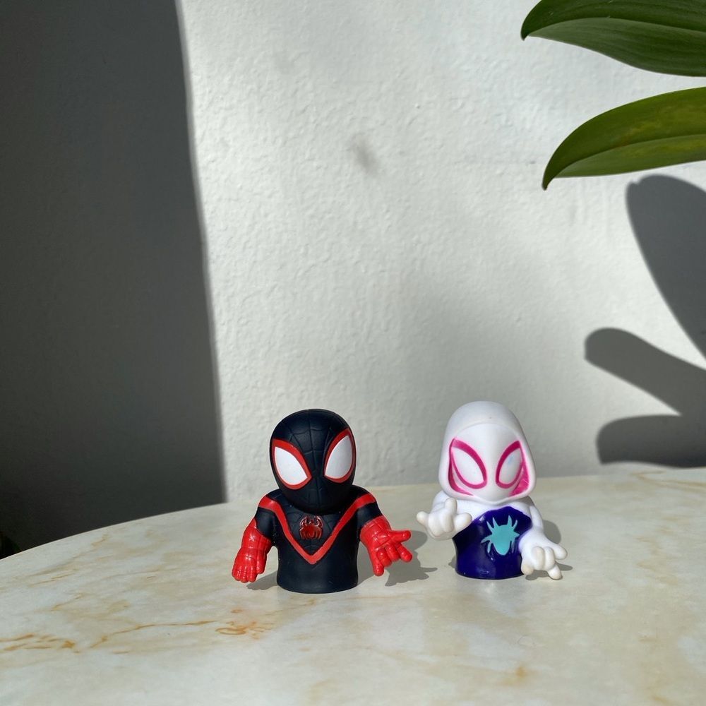 Marvel Spider-Man and Gwen finger puppets